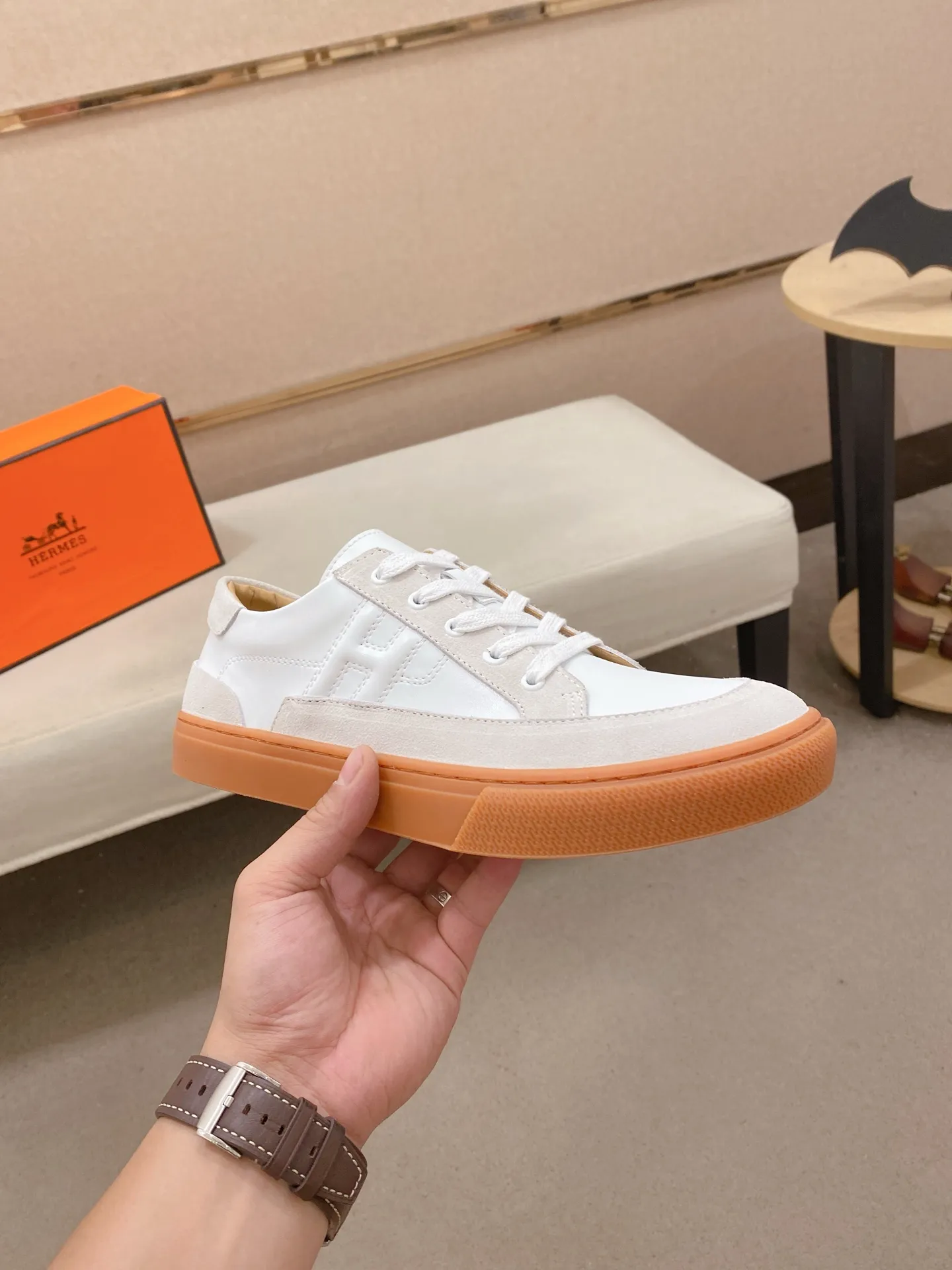 Men's clothing and shoes💰: 400💰Couple model💏"HERMES"【Classic original single version】Hermès; top 🔝purchasing agent🔍🔍latest 🇺🇸 counter sale simultaneously, original version imported from Italy ▲▲ox Leather ▲▲Exquisite workmanship (Italian 🇮🇹Imported water-dyed 🐂cowhide lining) sole: Original sole provided by the original factory, ⚠️exclusive double-layer activity·TPR·rubber·combined molded outsole; Male and female code numbers: 36-44 (can be customized to 45/46, non-refundable)